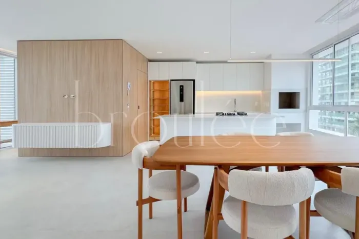 APARTAMENTO MOBILIADO NO RIVA NA PRAIA BRAVA DE ITAJAÍ PARA LOCAÇÃO ANUAL