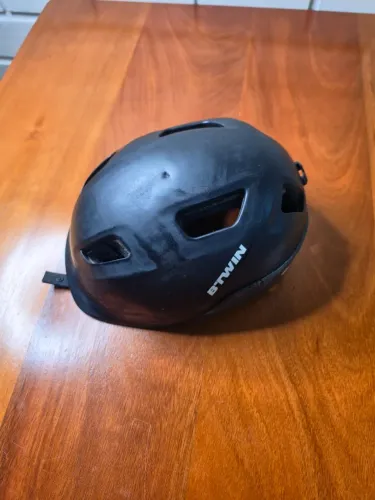 CAPACETE BTWIN PRETO USADO