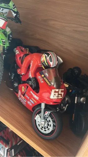 Modelismo moto nitro kyosho 1/8 Ducati