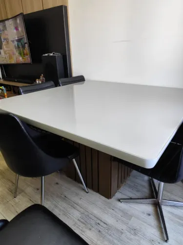 Mesa de jantar Desapego barato pra ir embora somente a mesa e balcão