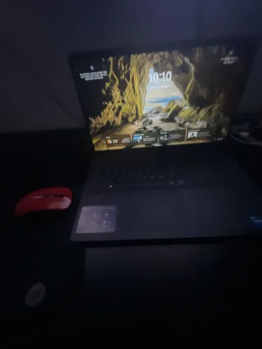 Nootbook semi-novo,mouse Bluetooth. Tudo em ótimas condições