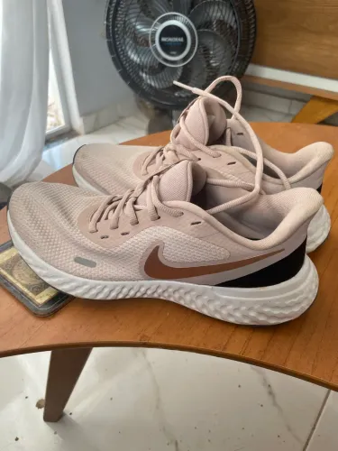 Tênis feminino 37