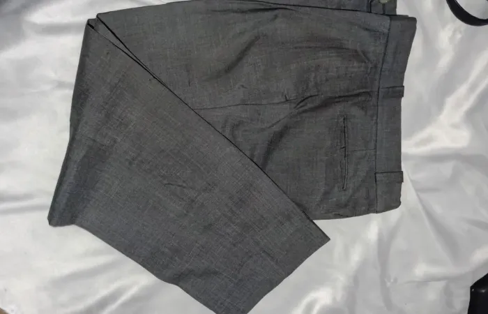 Calça social masculina n.42 cor cinza