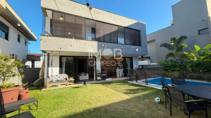 Casa com 4 dormitórios, 233m², à venda no Campeche - Florianópolis/SC