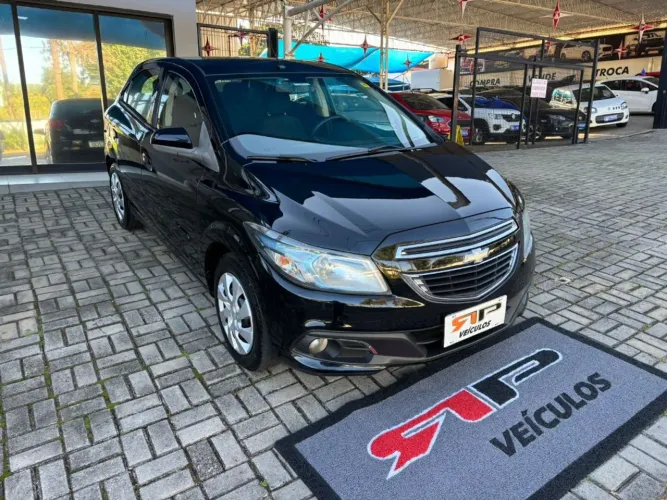 Chevrolet Onix Hatch LT 1.4 8V Flex Power Mec. 4P 2013