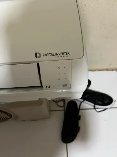 Ar condicionado, OBS: parou de gelar mais e zero
