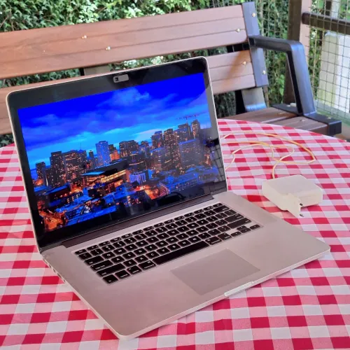 MacBook Pro Retina 15 pol. i7 16GB 512GB SSD Apple - 100% Original e Funcional - Testado