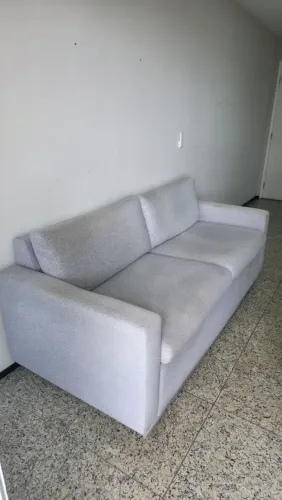 Sofá Cinza 4 lugares elegante