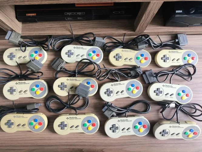 Controles de Famícom (Super Nintendo)