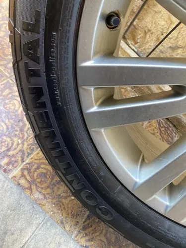 Pneu 255/55/19 Continental 4x4 semi novo sem defeito