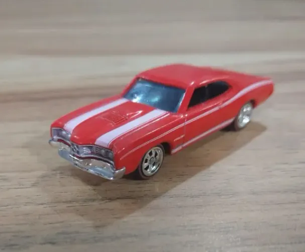 Hot Wheels '70 Mercury Cyclone - Larry's Garage (Vermelho)