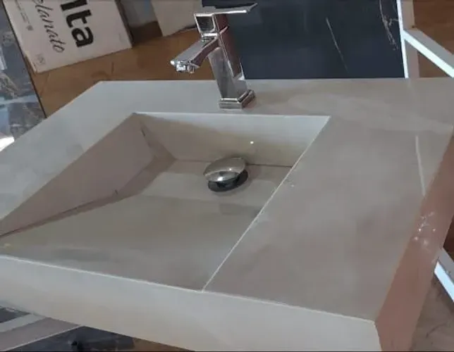 Lavatório de porcelanato