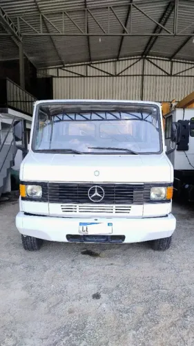 Mercedes benz 709 - 1995 - Munck 4t