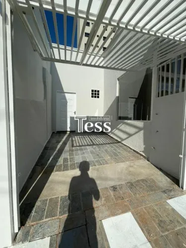 Excelente sobrado comercial e sala com entrada independente