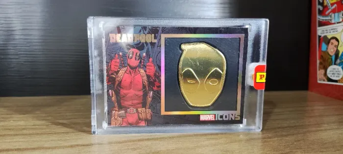 Card Marvel Icons Black Gold Collection Deadpool Panini Lacrado