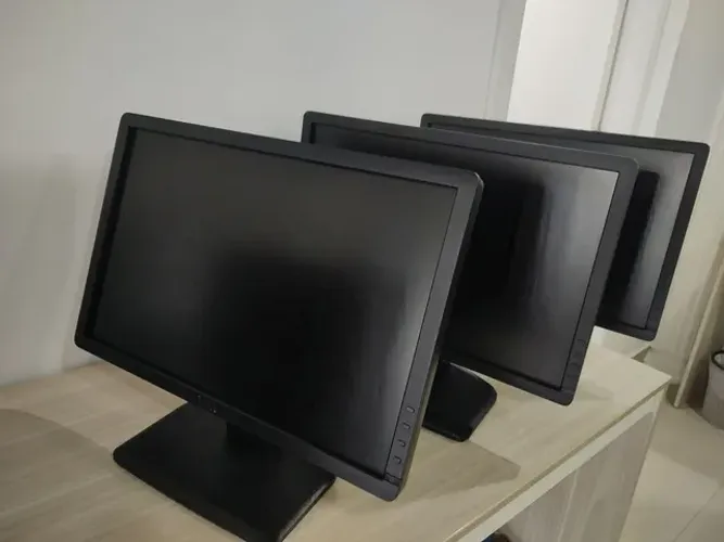 Monitores Dell 19" R$380,00 cada
