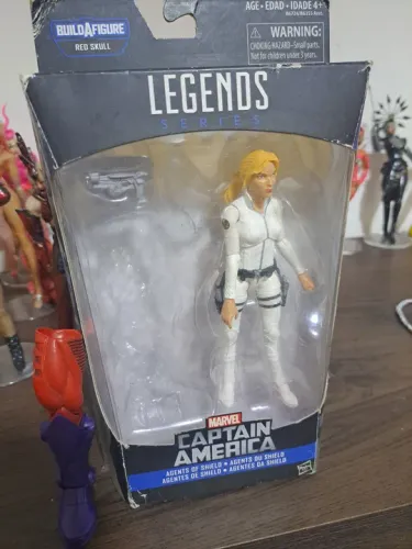 Boneco Marvel Legends - Captain America