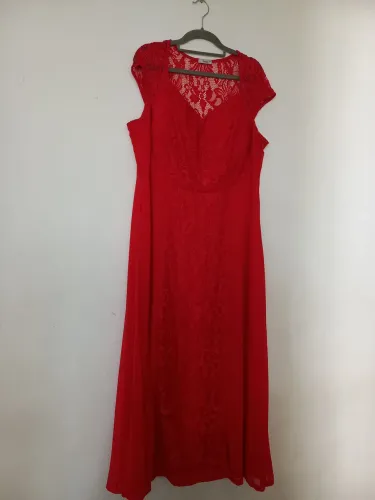 Vestido de renda vermelho