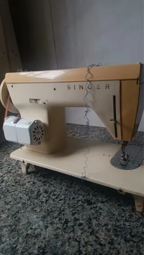 MÁQUINA COSTURA SINGER