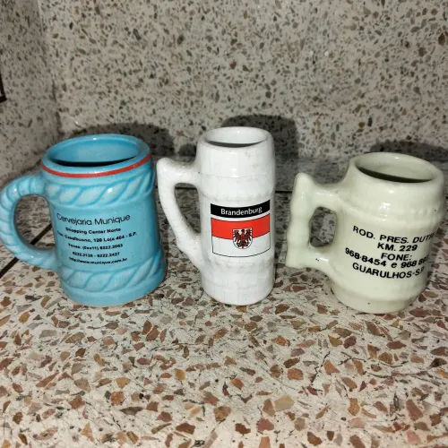Conjunto de Mini Canecas de Porcelana Antigas
