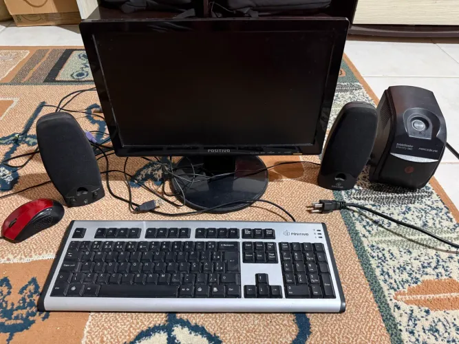 Monitor pc + auto falantes + estabilizador 