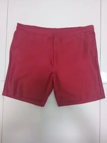 Bermuda Feminina Vermelha em Cetim