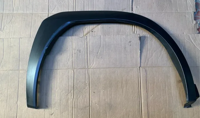 Moldura vão de roda Lexus Ux