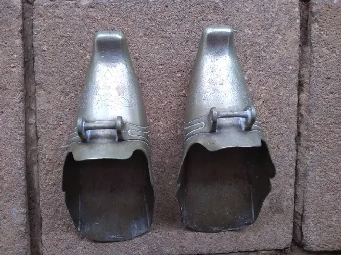 Estribo Caçamba Antigo de Alpaca Marca Laport