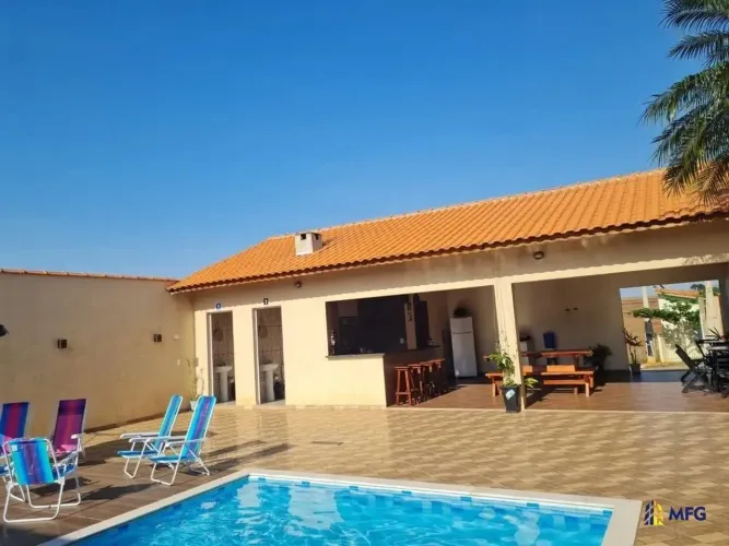 Chácara com piscina em Barão de Antonina SP