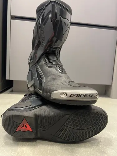 Bota Dainese Torque D1 tamanho 41 EUA