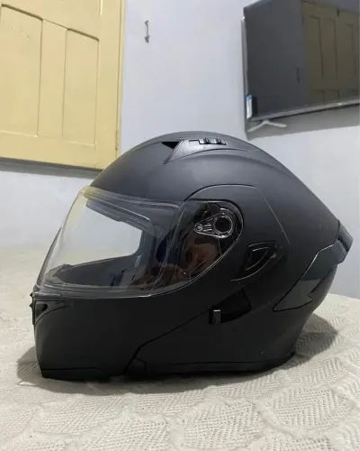 Capacete articulado com óculos interno estilo norisk, abaixa o óculos interno no Butão 