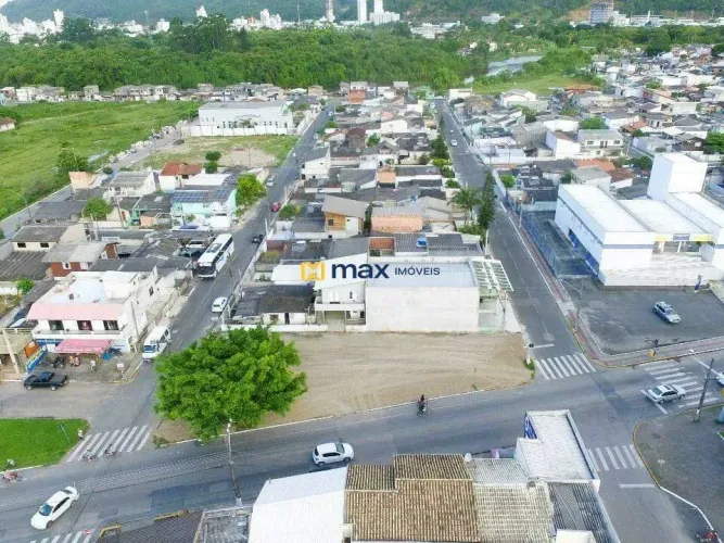 Excelente terreno de esquina com 560 m² à venda, Cidade Nova, Itajaí