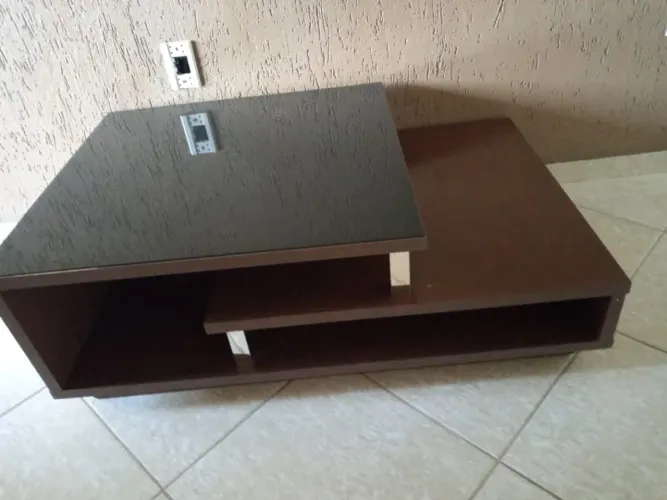 Mesa de Centro Moderna em Madeira com Design Exclusivo