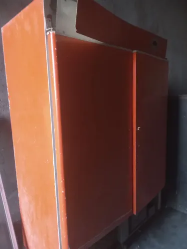 Geladeira industrial porta cega