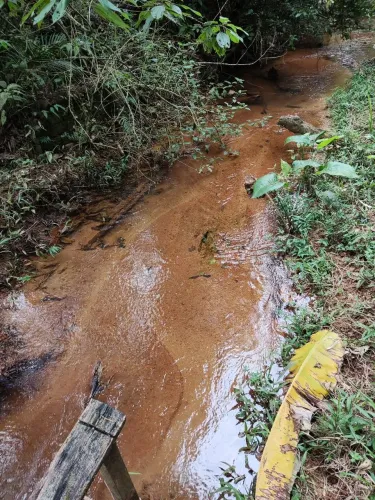 Alugo Chacara com casa, galpão, terreiro, corrego, energia, água,10 minutos Pedra Azul