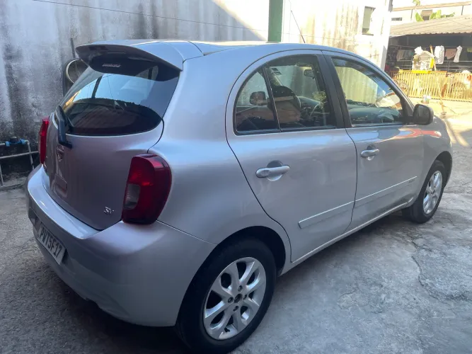 Nissan March SV 1.0 12V Flex 5P 2016