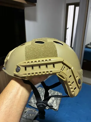 Capacetes esportivos 