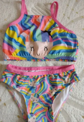 Biquíni Infantil Rainbow Alphabeto - Tamanho 4-6