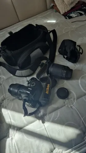 Câmera Nikon D3000com lente de longo alcance ( VALOR + BAIXO ) 