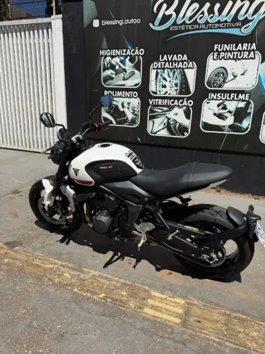 Triumph Trident 660 2021/2022 - 2.800 km - Único Dono - Cor Rara - Imperdível R$45.990