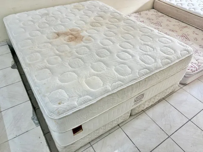 Cama Box de casal Queen, cama de casal Simmons 