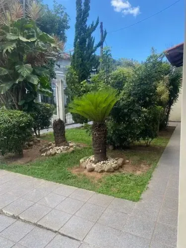 Locação - Excelente casa - Condomínio Fechado - 4 quartos(2suites) - 444metros -