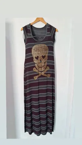Vestido Vide Bula listrado com caveira dourada
