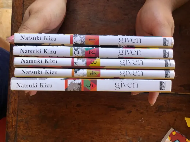 Mangá Given ( volume de 1 ao 5 )