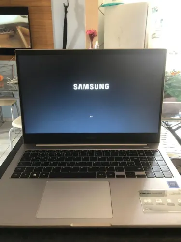 Notebook Samsung - Tela Grande e Desempenho Incrível!