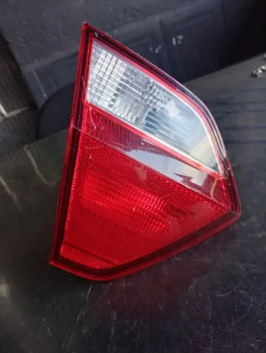 Lanterna Esquerda Da Tampa Volkswagen Voyage 2013 A 2019 Original 