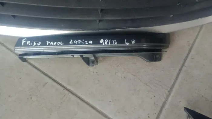 Friso do Farol esquerdo Chevrolet Zafira 2001 / 2012
