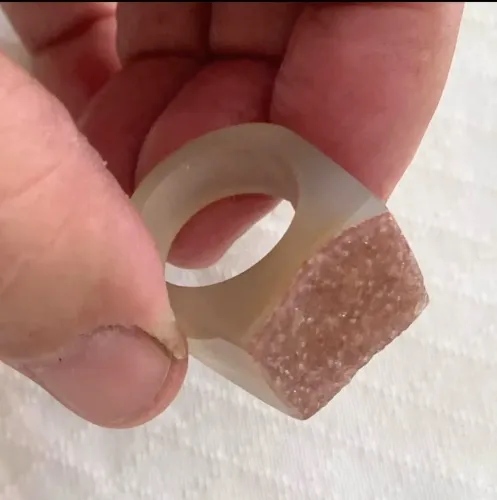 Vende-se Anel aro 16 de pedra natural Ágata. R$ 20,00