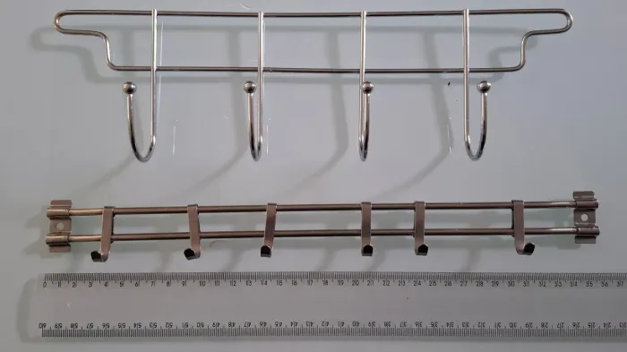 Suportes cabide internos para porta de armários. <br>