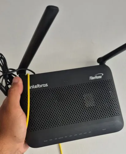 Lote com 2 zte f670l,1 Fiber home Parks 411, 1 Fiber home Intelbras 